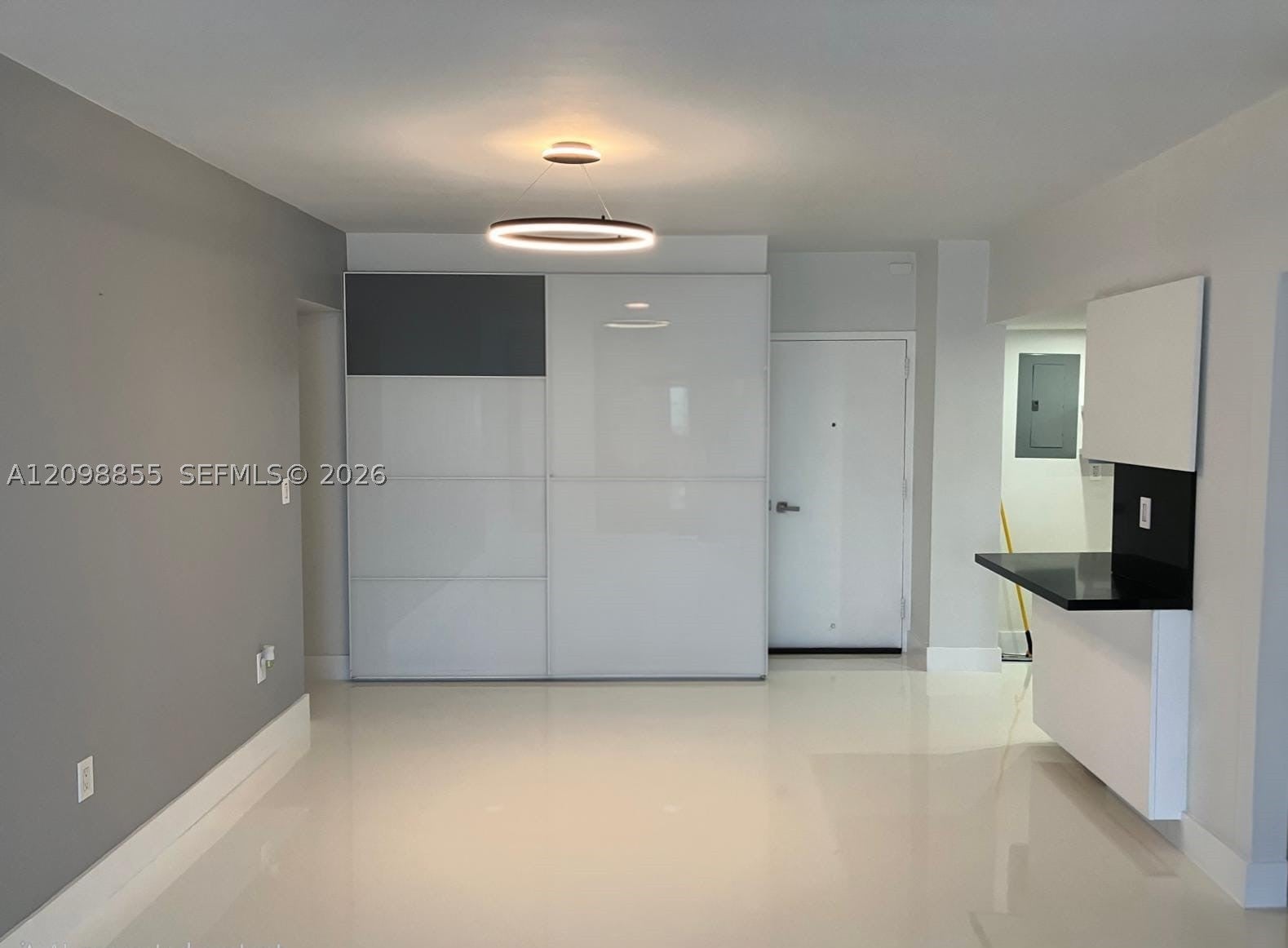 300 Bayview Dr PH11