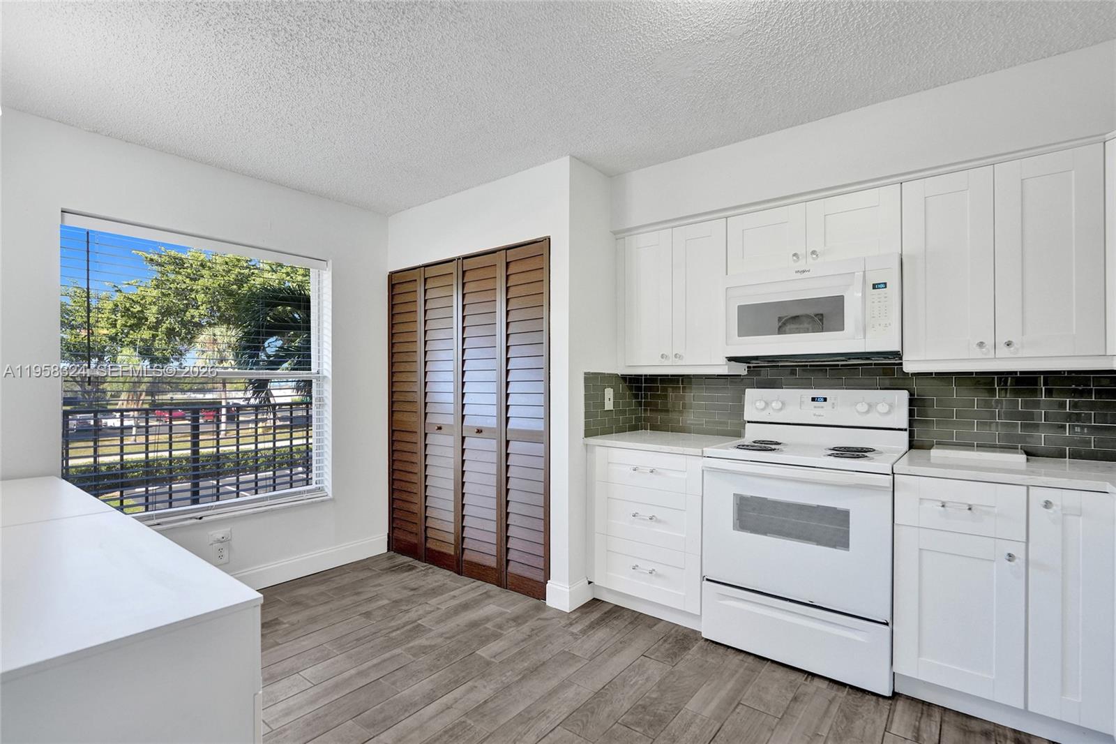 WATERS EDGE TOWERS CONDO - Residential