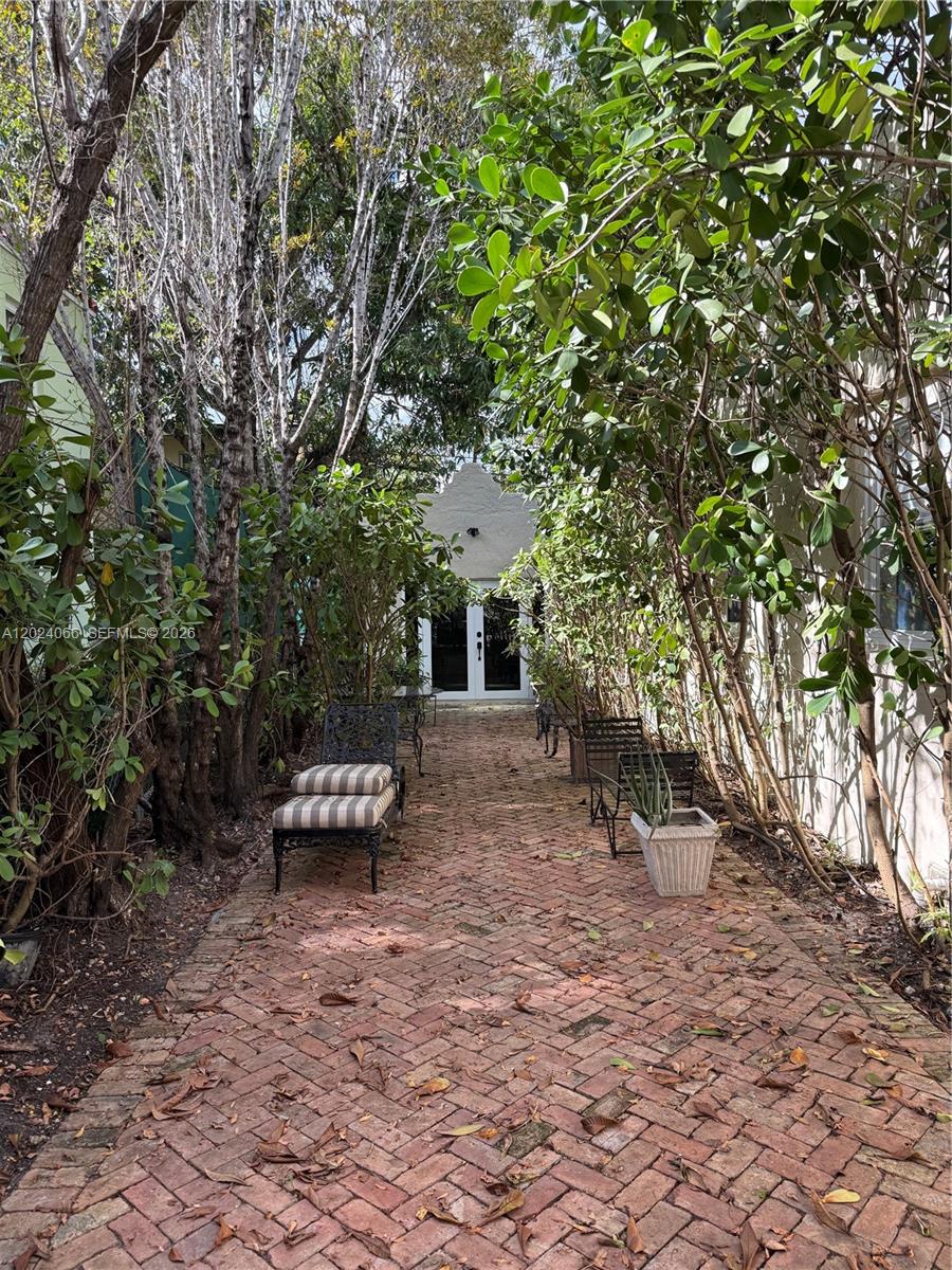 C GAB DOUGLAS SEC - Residential Lease