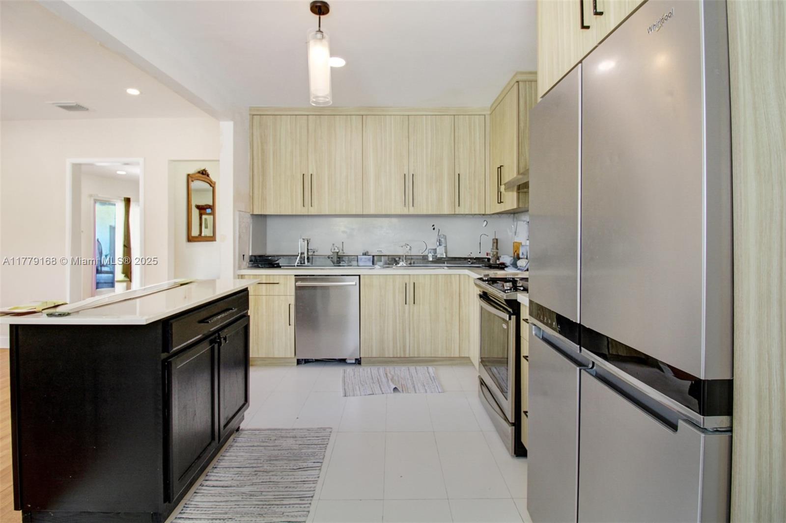 1025 Hunting Lodge Dr