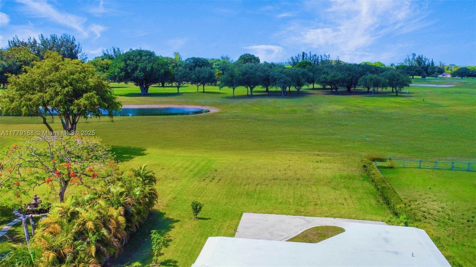 1025 Hunting Lodge Dr