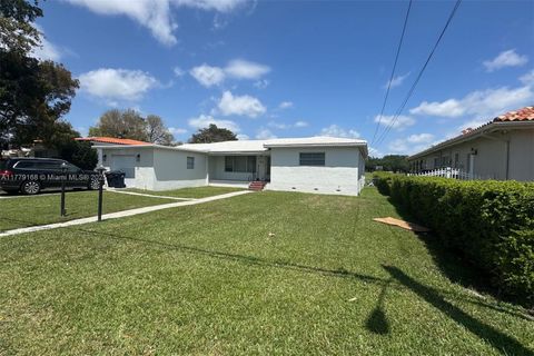 1025 Hunting Lodge Dr Miami Springs FL 33166