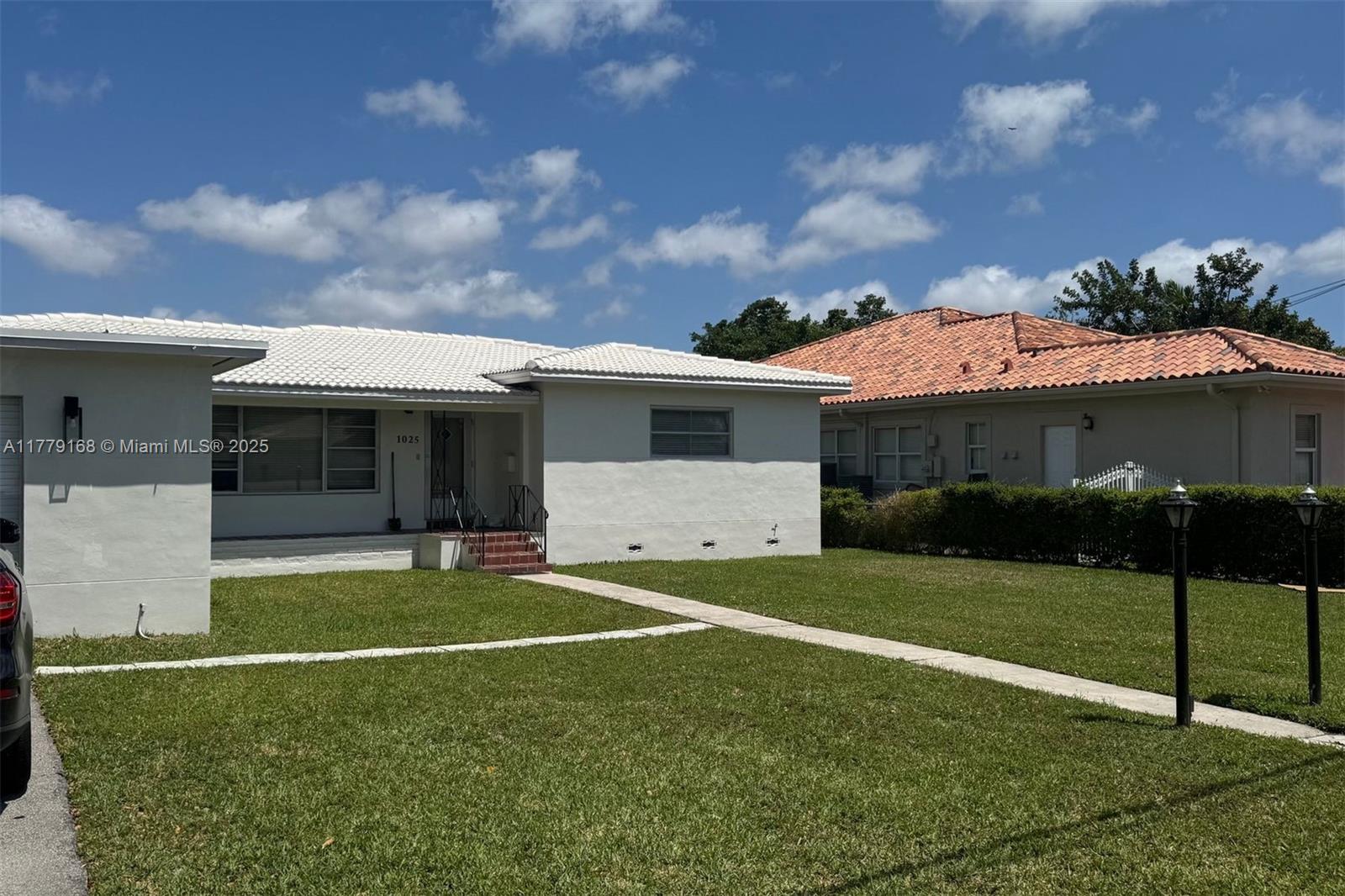 1025 Hunting Lodge Dr