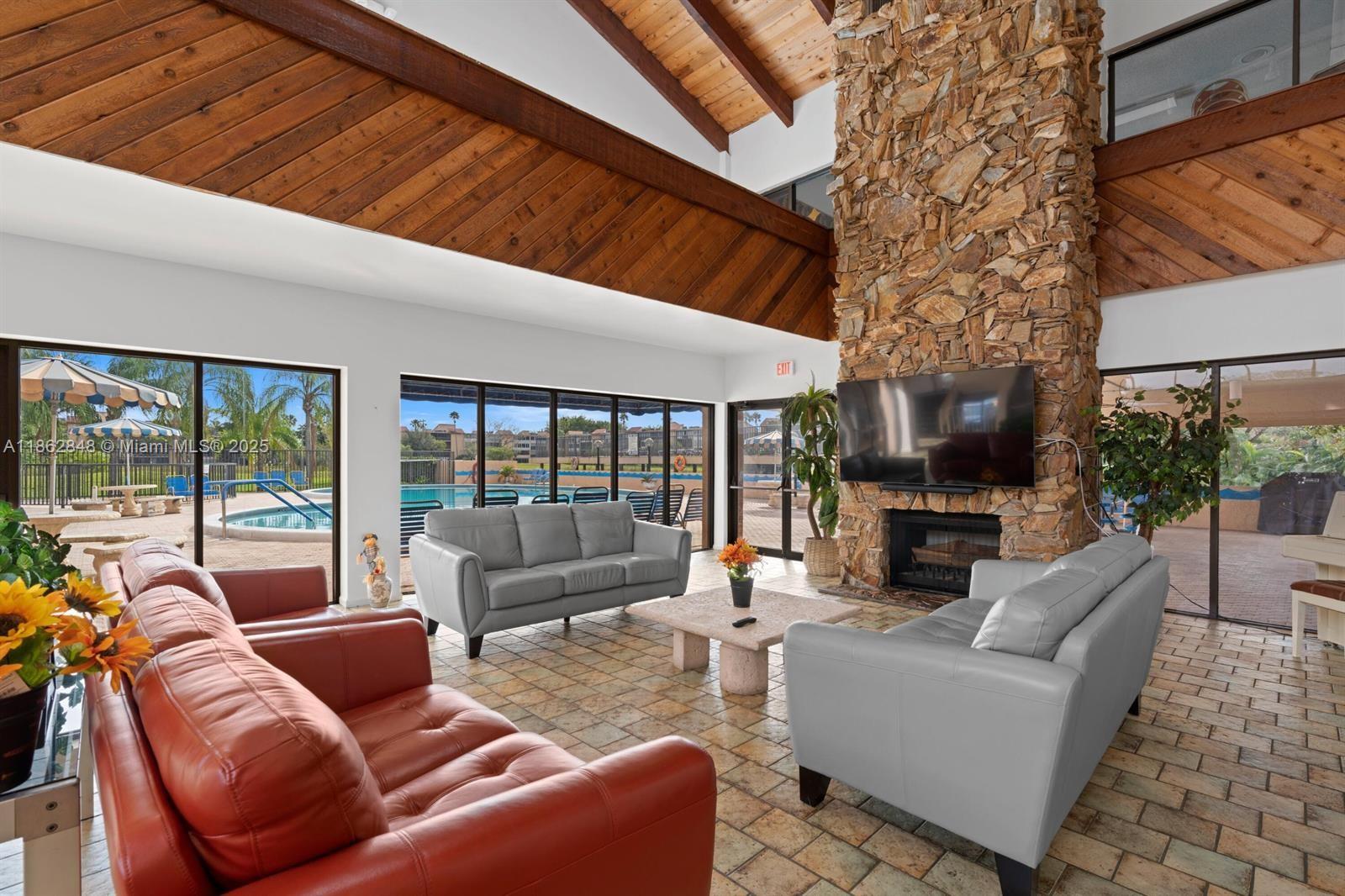 PALM LAKES CONDO - Residential