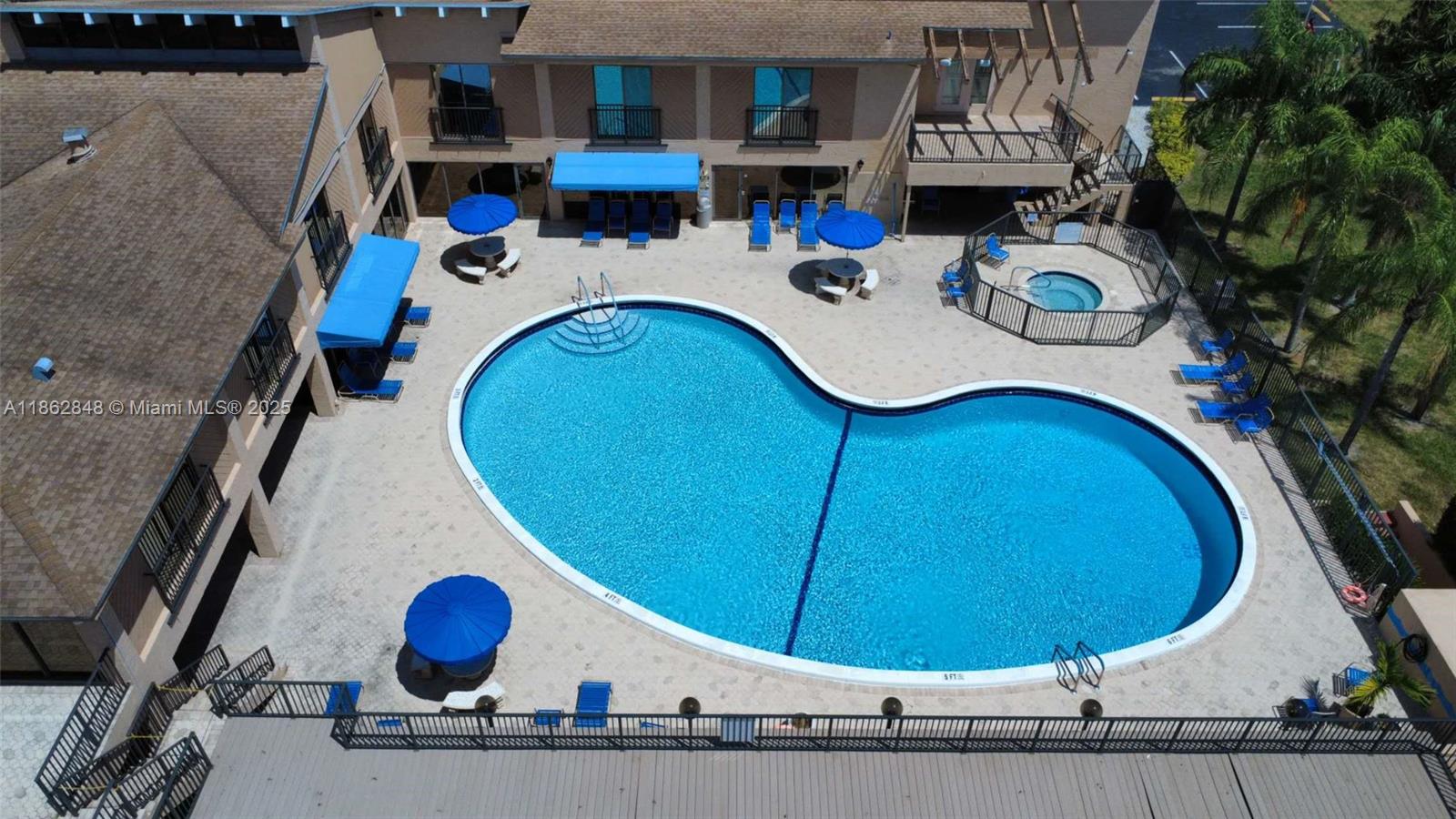 PALM LAKES CONDO - Residential