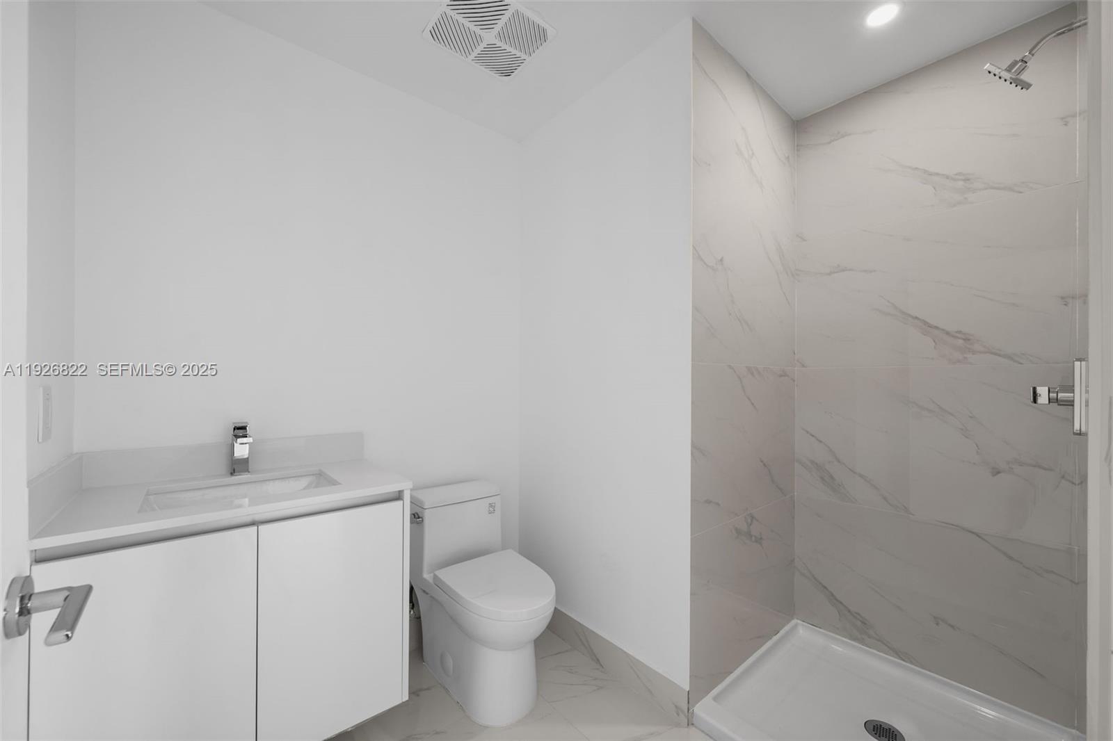 ARIA RESERVE SOUTH - Residential Lease