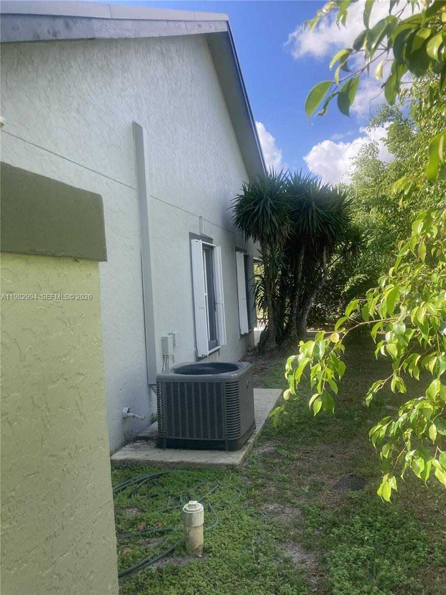 1285 Mayview Way