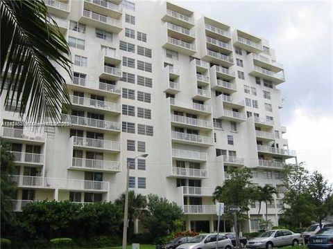 150 SE 25 RD 14H Miami FL 33129