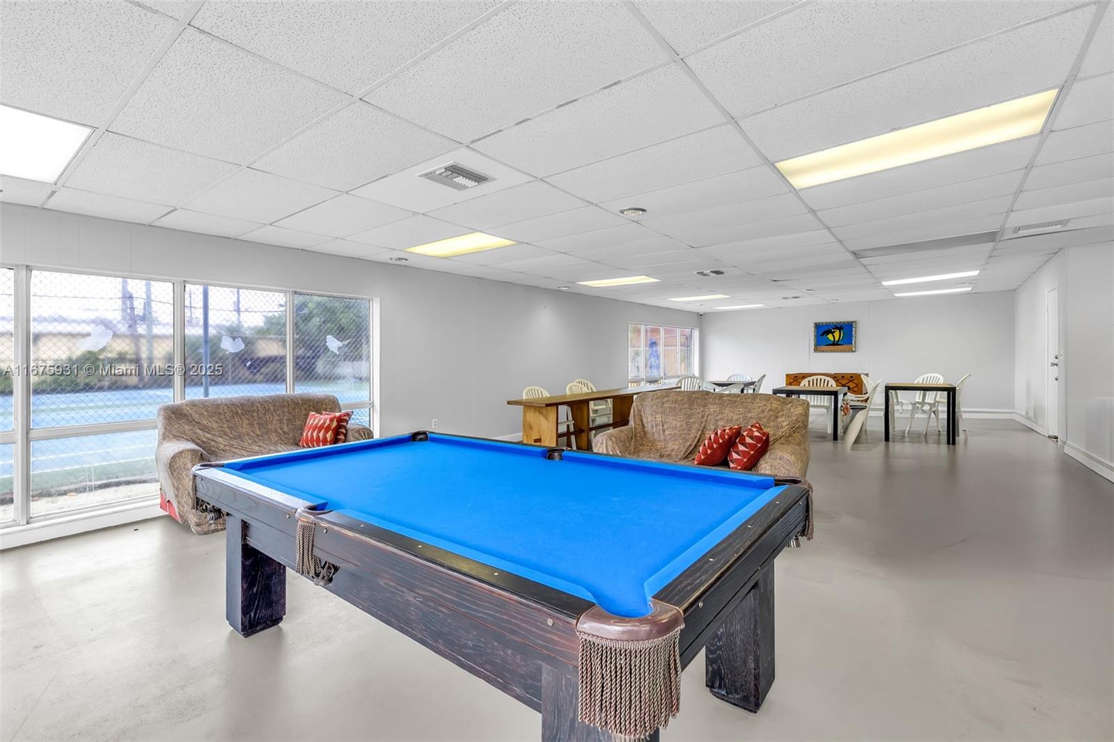 RACQUET CLUB - Residential