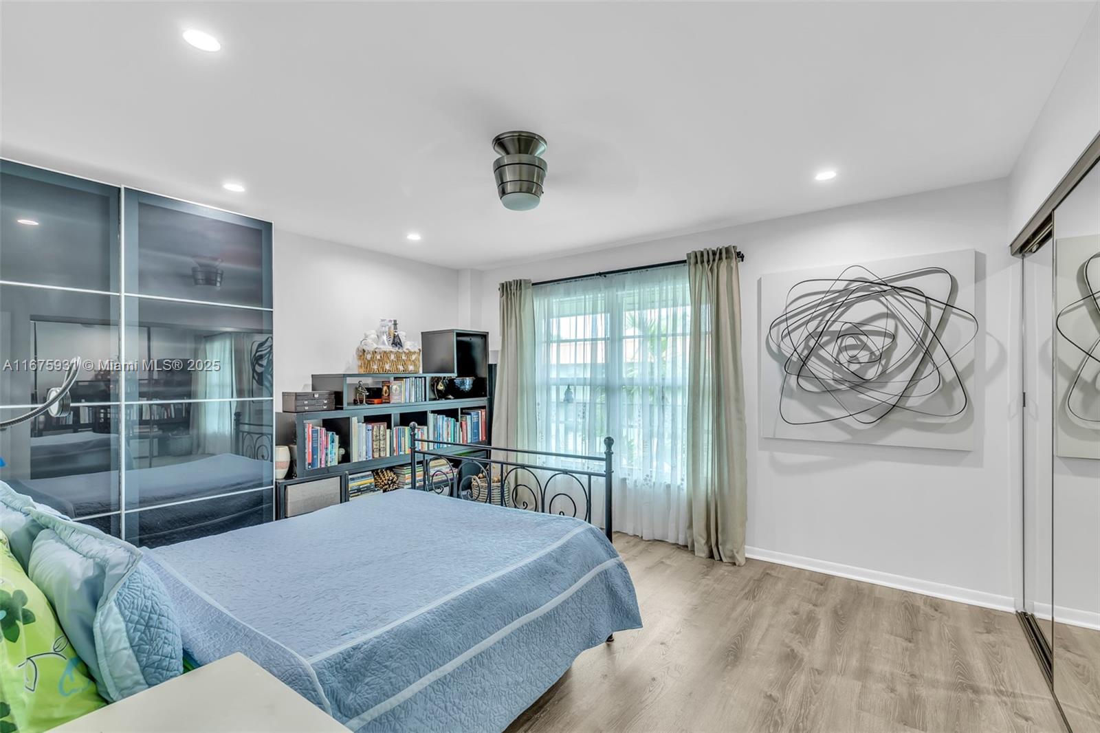 RACQUET CLUB - Residential