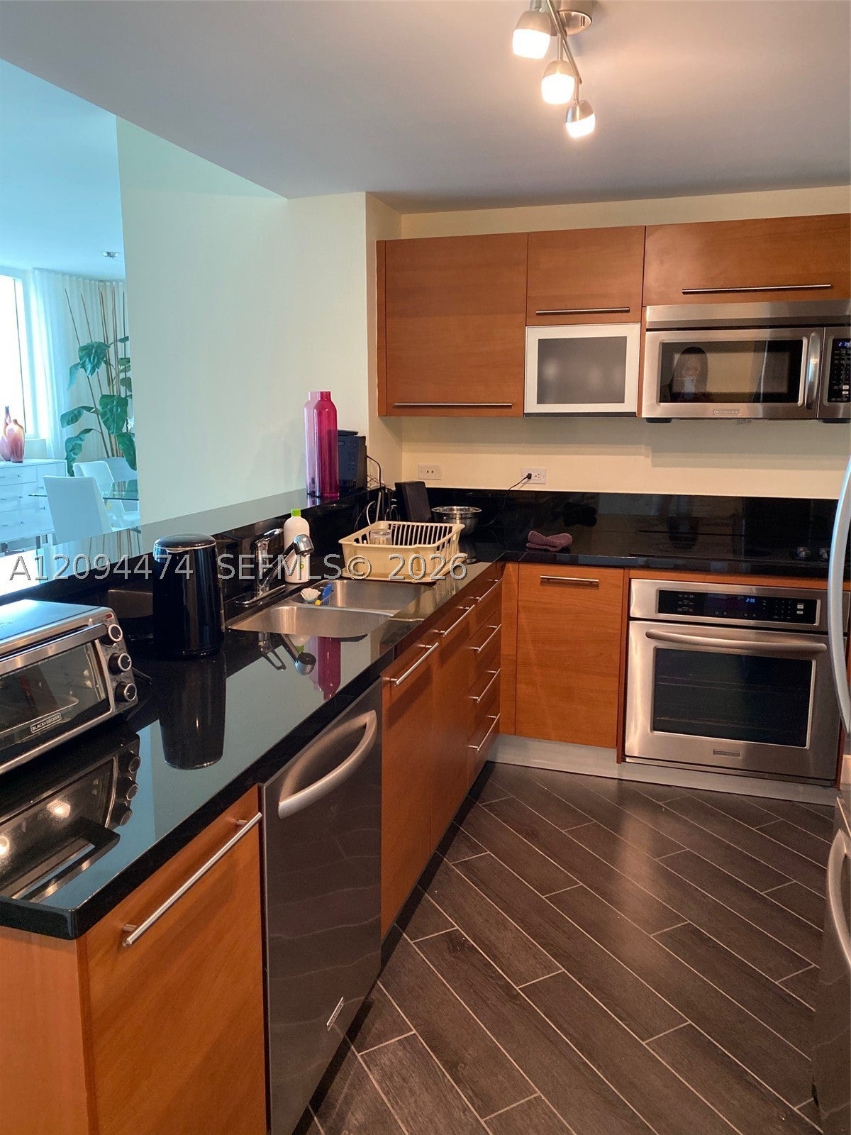 253 NE 2nd St 3408