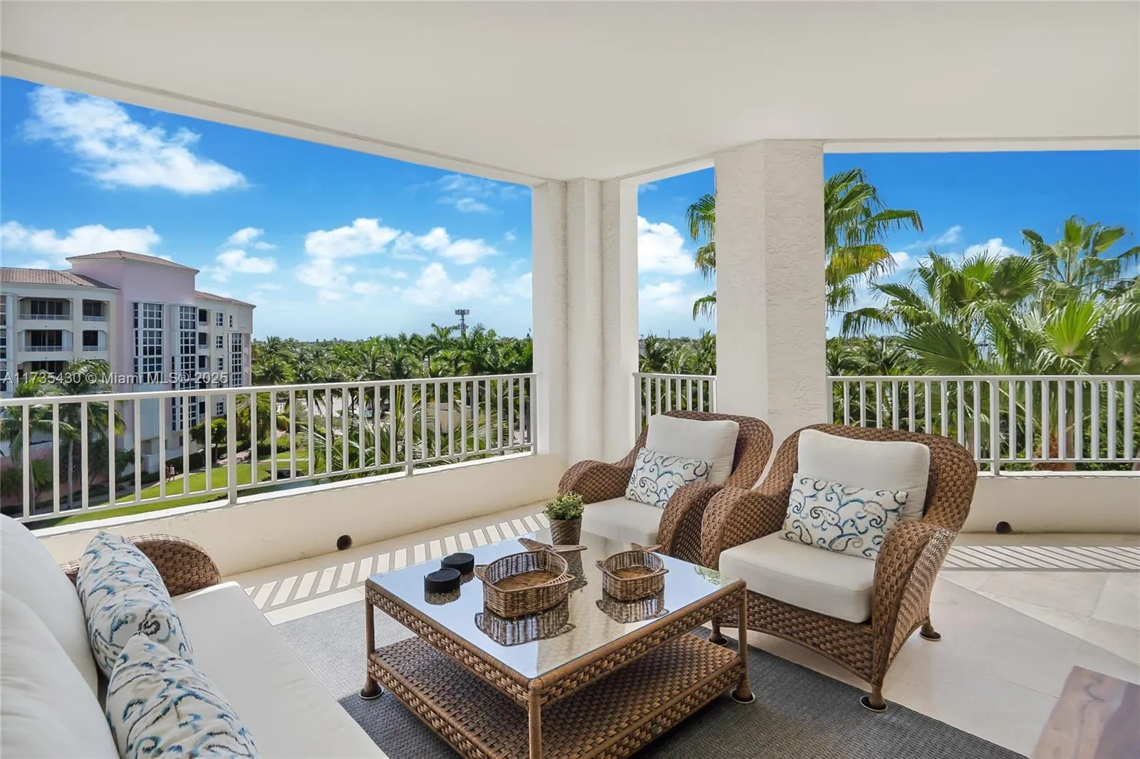 Key Biscayne, Florida 33149, United States, 2 Bedrooms Bedrooms, ,2 BathroomsBathrooms,Residential,Active,12044