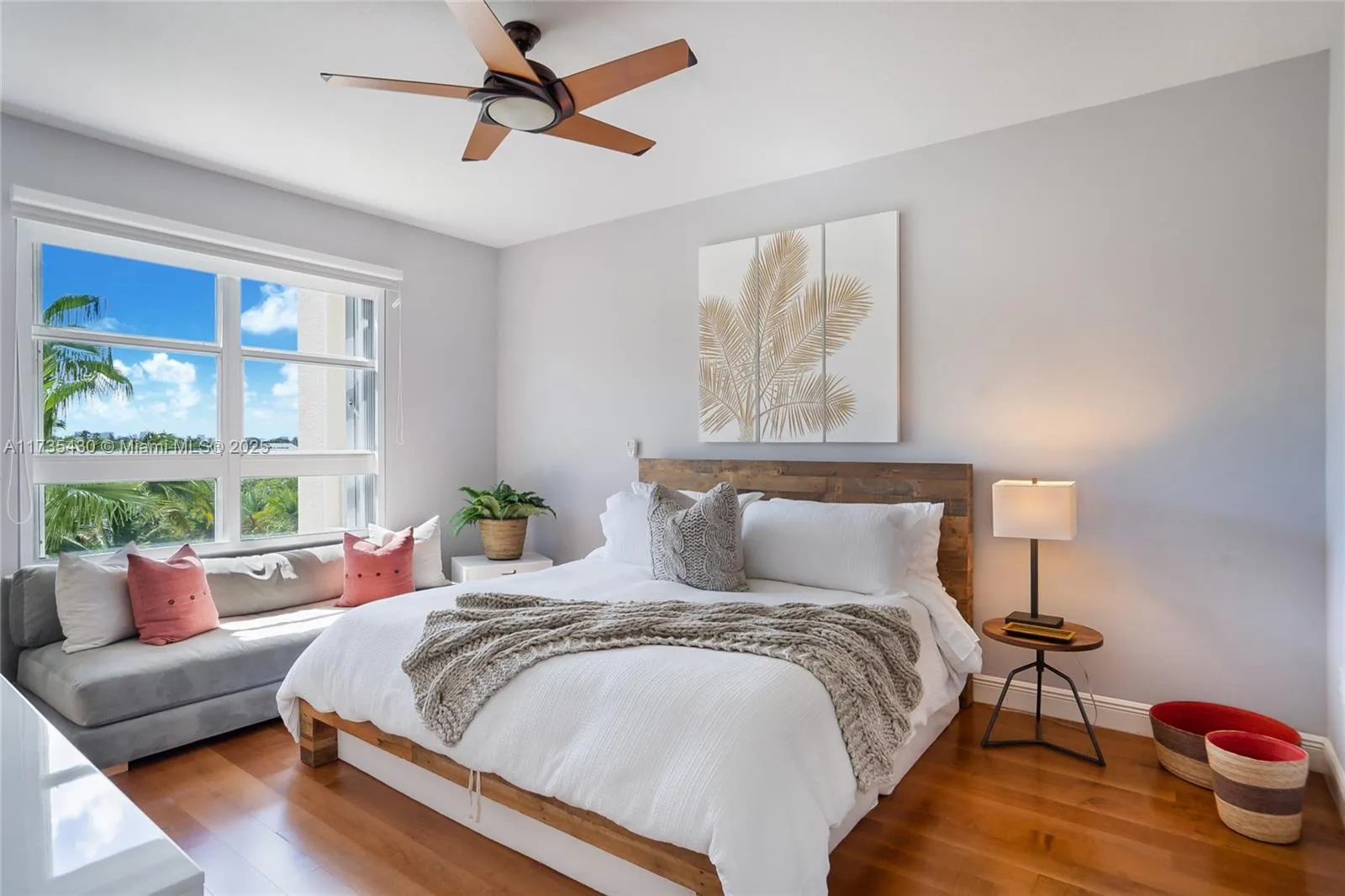 Key Biscayne, Florida 33149, United States, 2 Bedrooms Bedrooms, ,2 BathroomsBathrooms,Residential,Active,12044