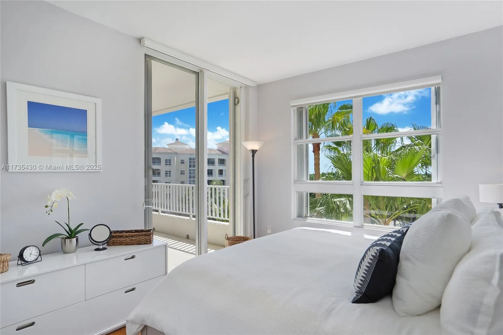 Key Biscayne, Florida 33149, United States, 2 Bedrooms Bedrooms, ,2 BathroomsBathrooms,Residential,Active,12044