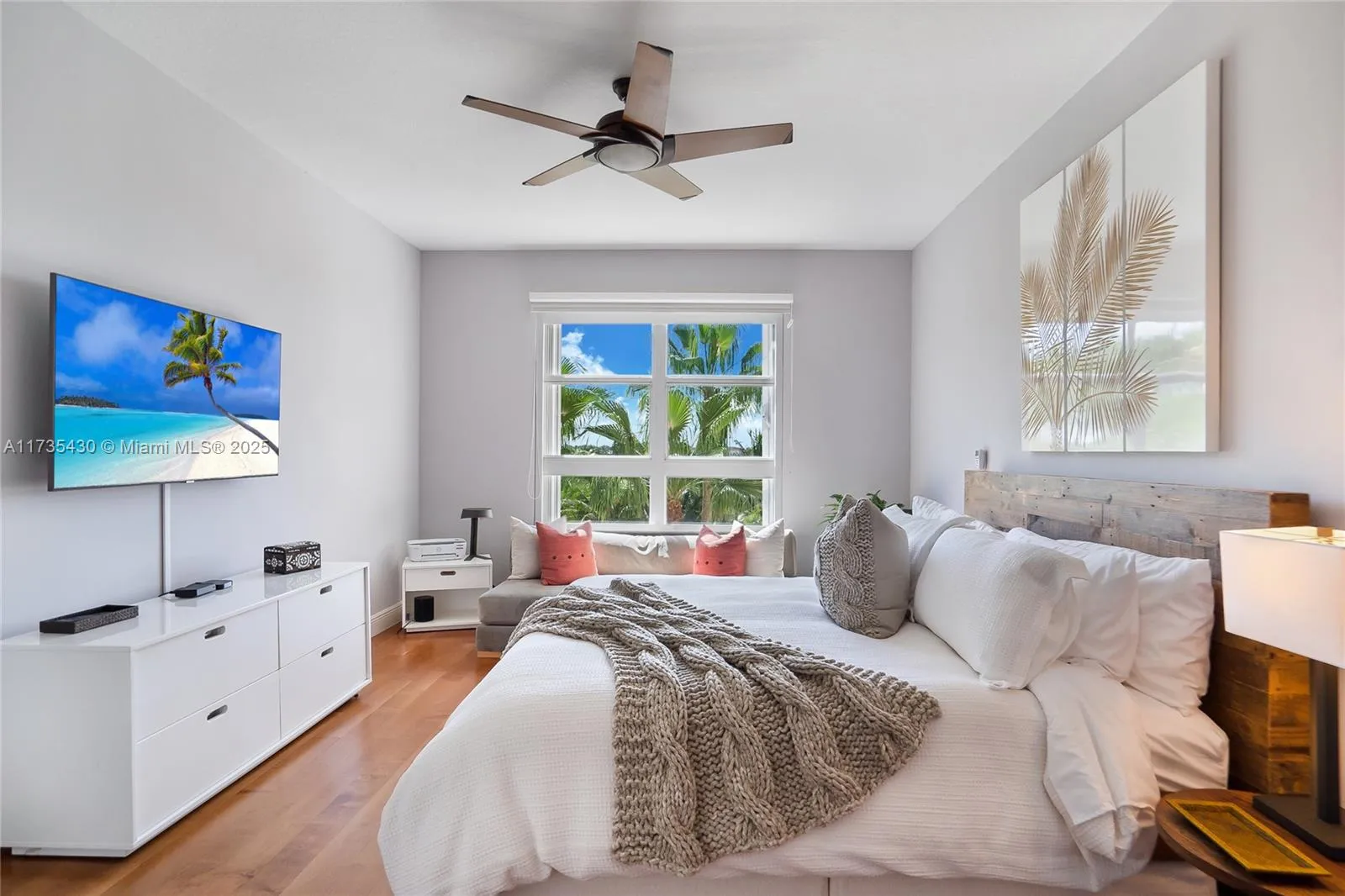 Key Biscayne, Florida 33149, United States, 2 Bedrooms Bedrooms, ,2 BathroomsBathrooms,Residential,Active,12044