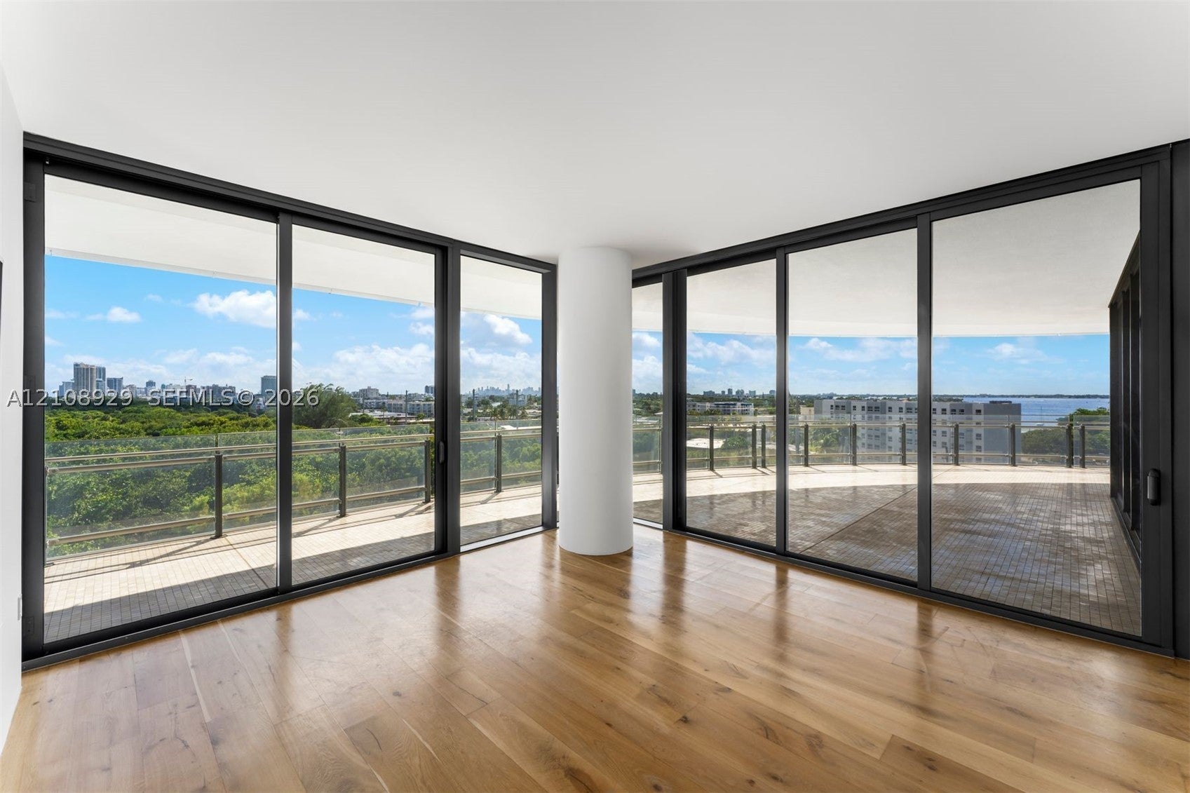 8701 Collins Ave 606