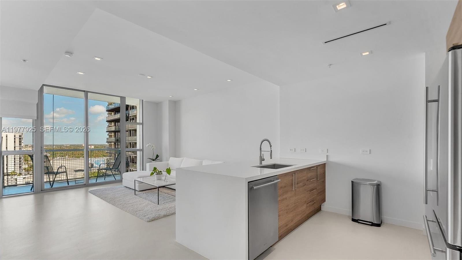 3301 NE 1st Ave H1711