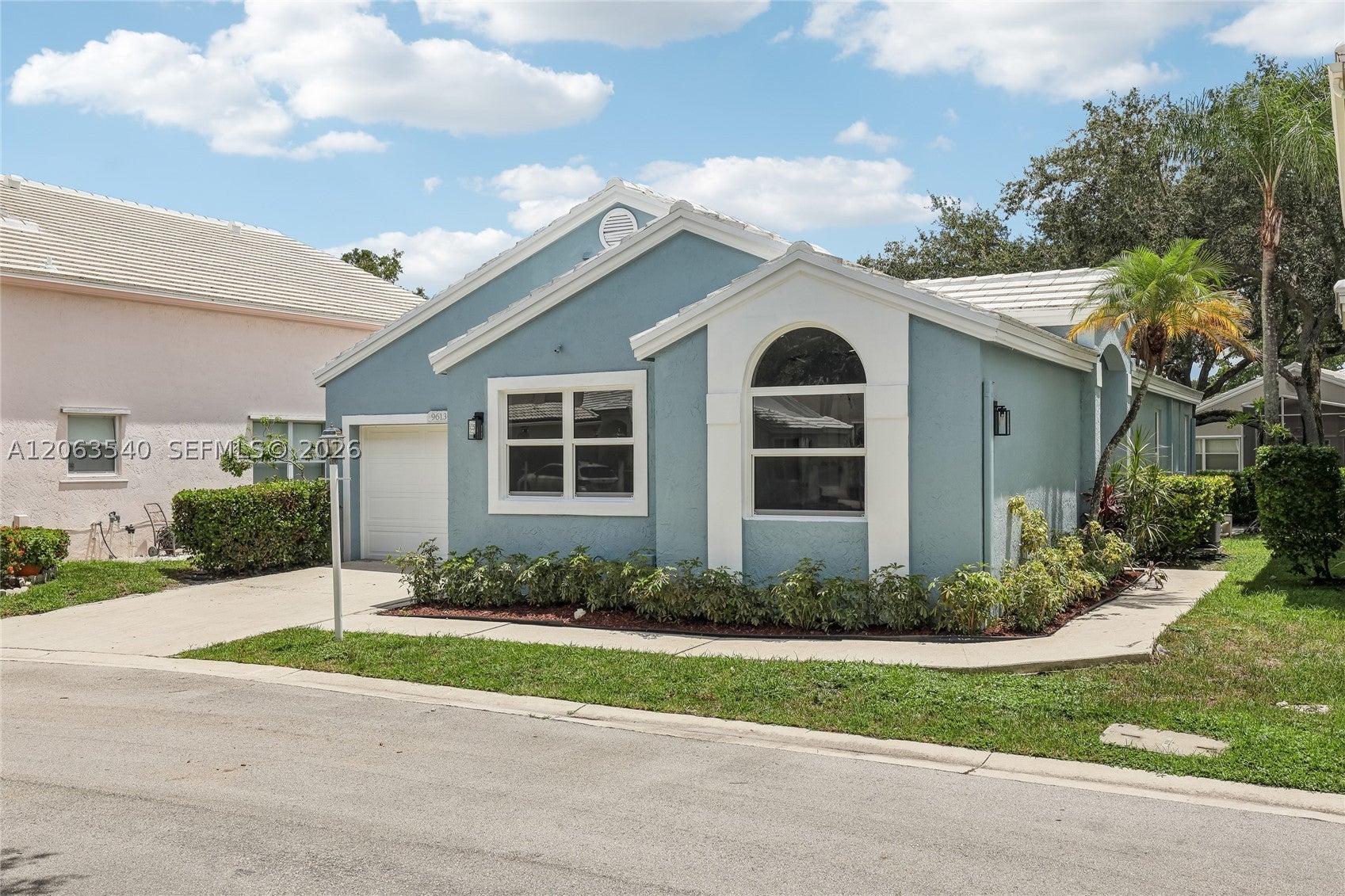 9613 NW 8th Cir, Plantation FL 33324