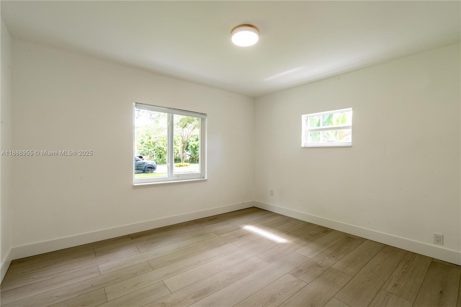 MIAMI SHORES SEC 5 - Residential