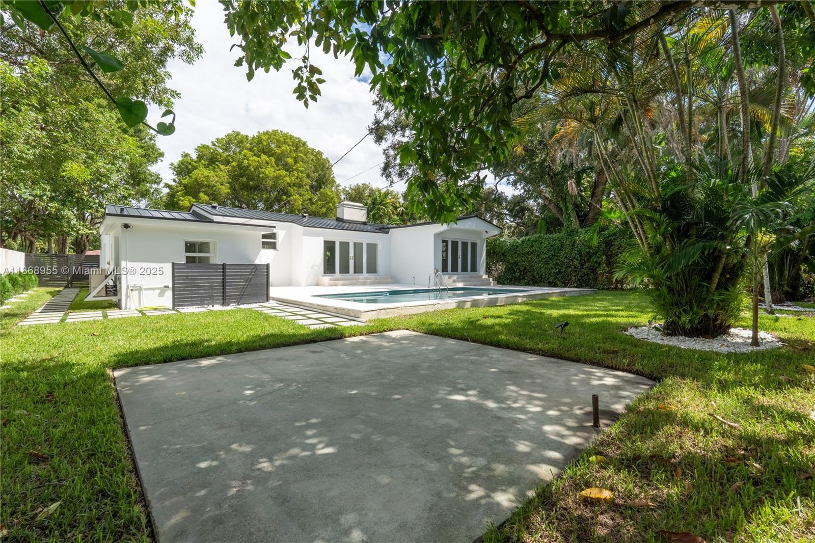 MIAMI SHORES SEC 5 - Residential