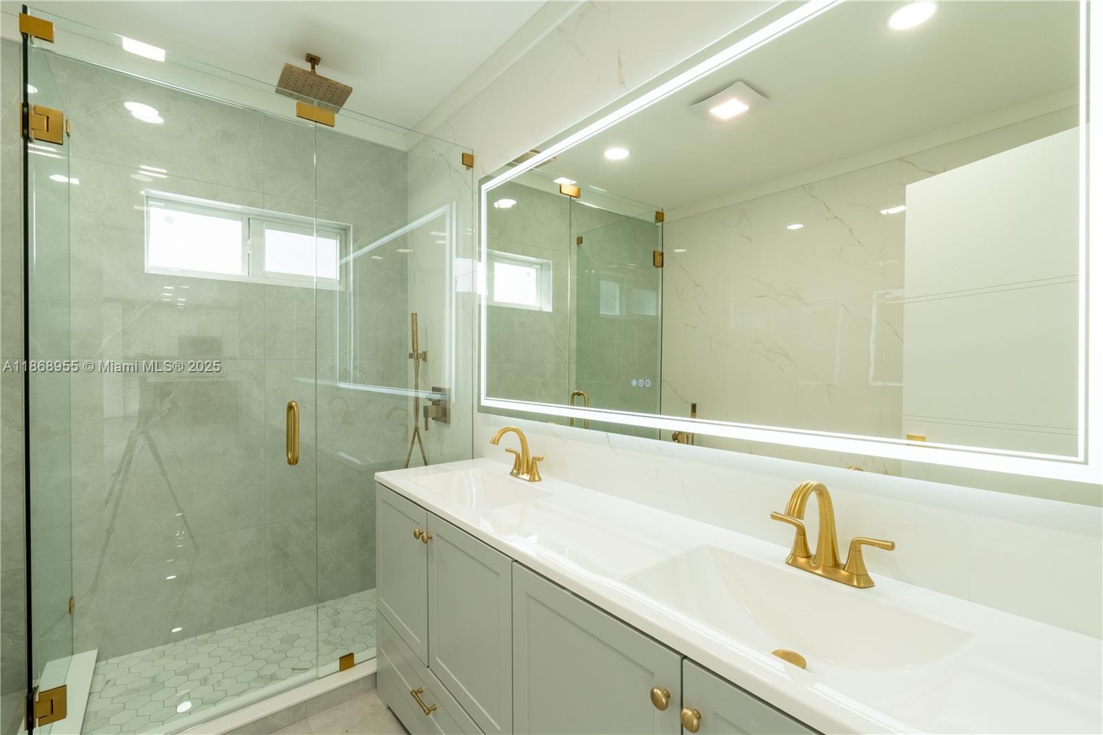 MIAMI SHORES SEC 5 - Residential