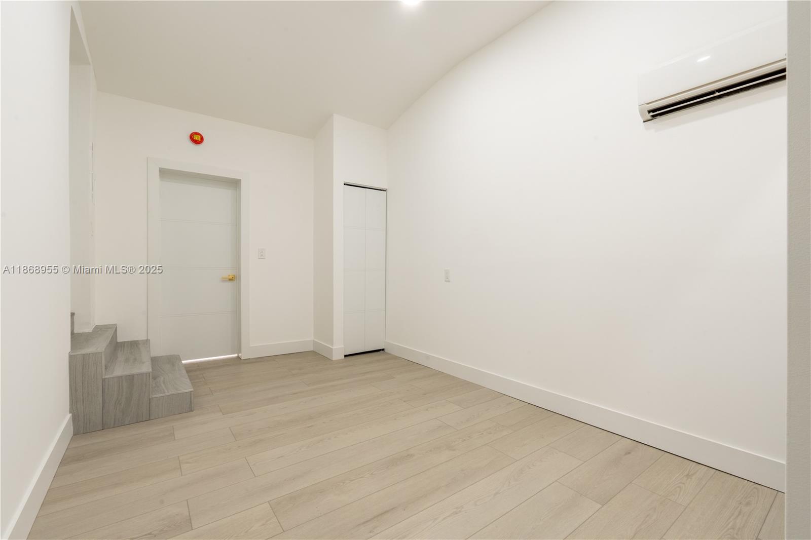 MIAMI SHORES SEC 5 - Residential