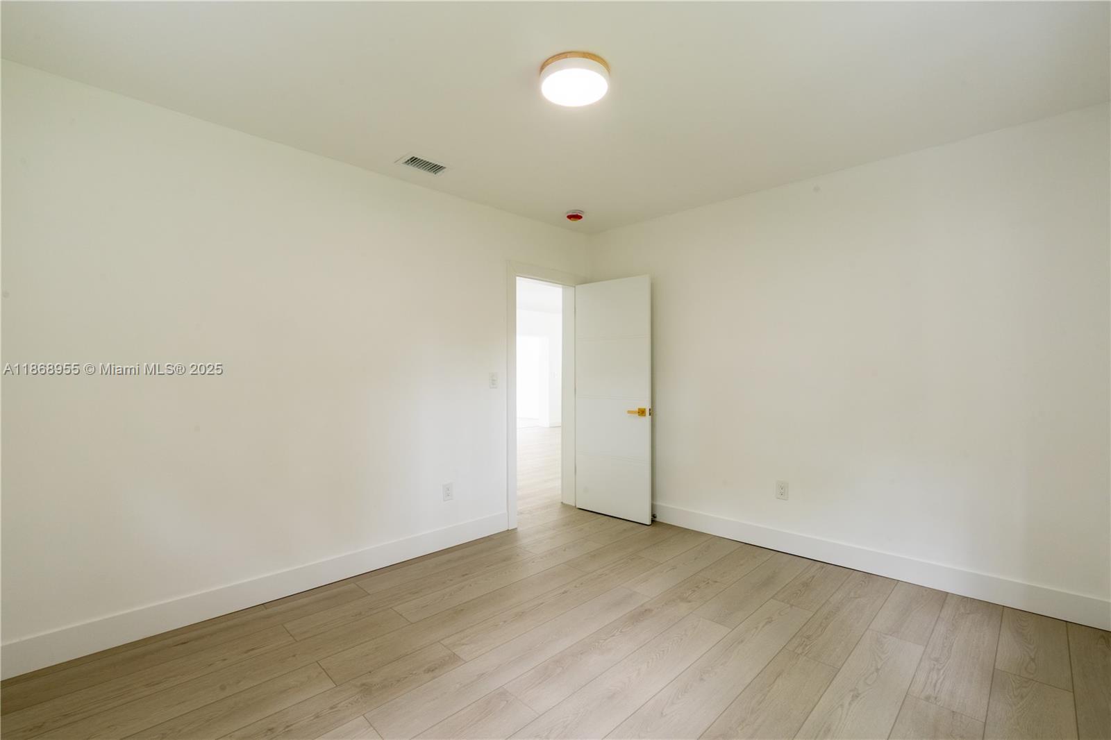 MIAMI SHORES SEC 5 - Residential