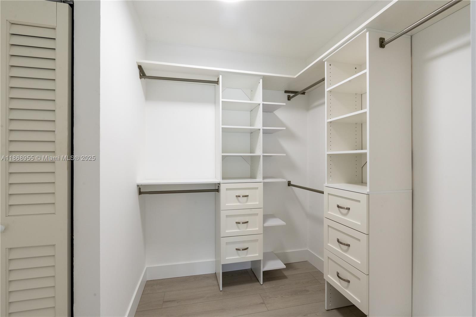 MIAMI SHORES SEC 5 - Residential