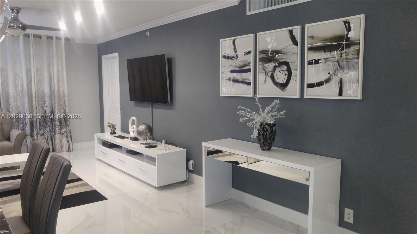 2501 S Ocean Dr L04