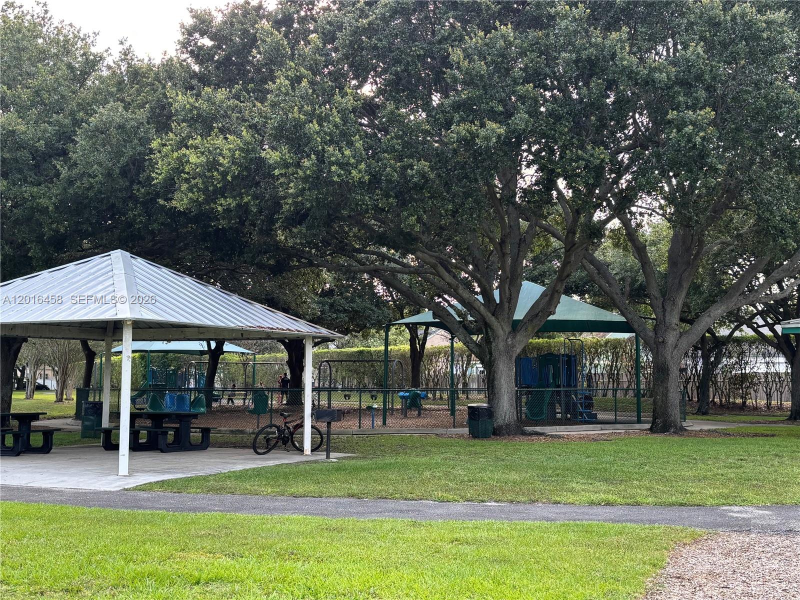 CINNAMON PLACE II - Residential Lease