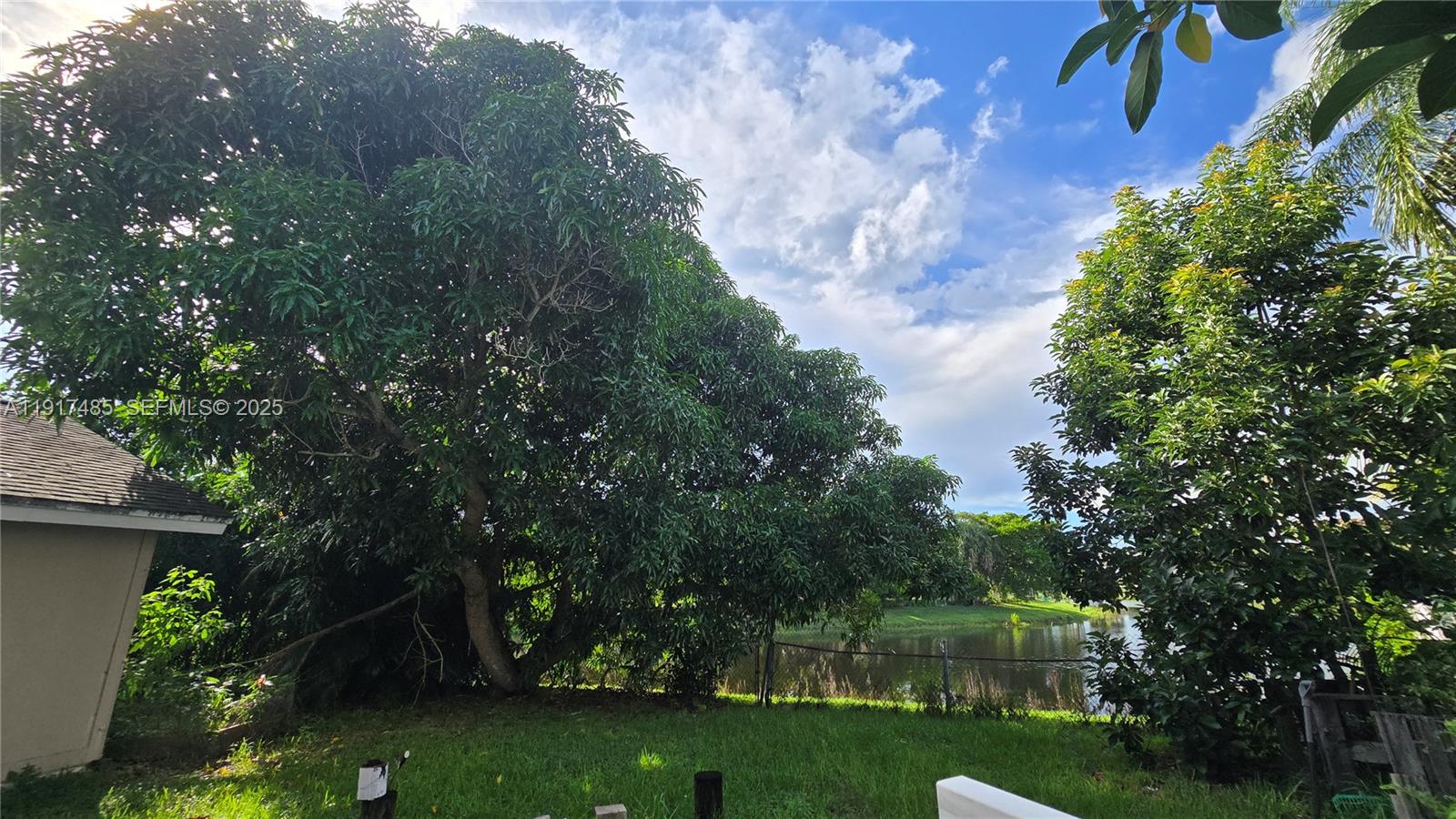 Lakeside Green 01 - Residential