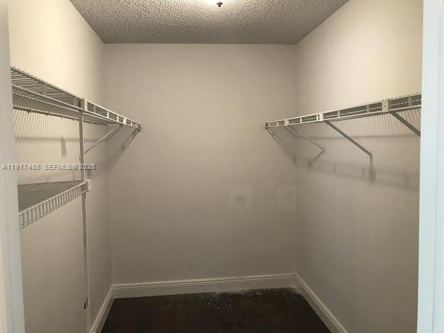 Lakeside Green 01 - Residential