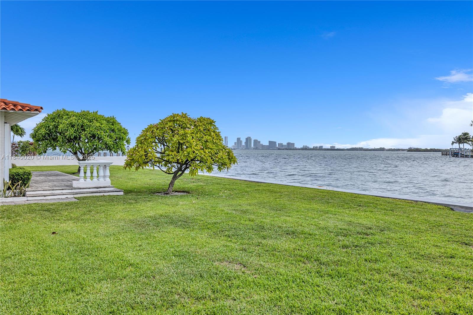 TREASURE ISLAND - Residential