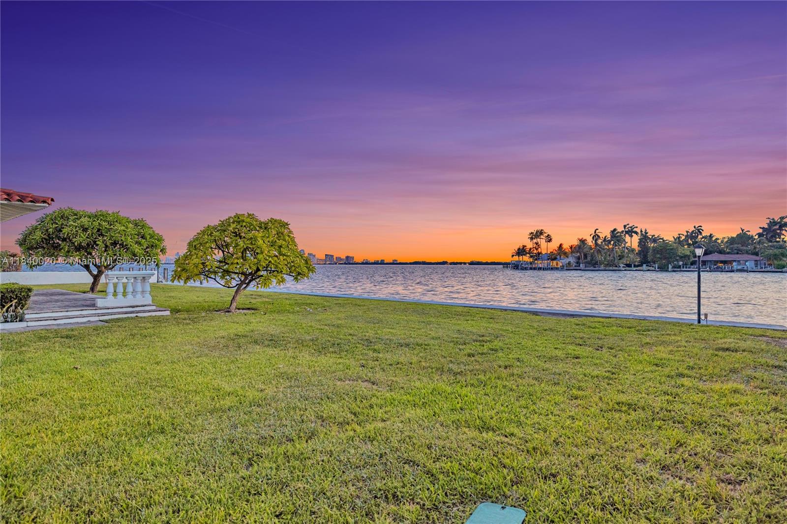 TREASURE ISLAND - Residential