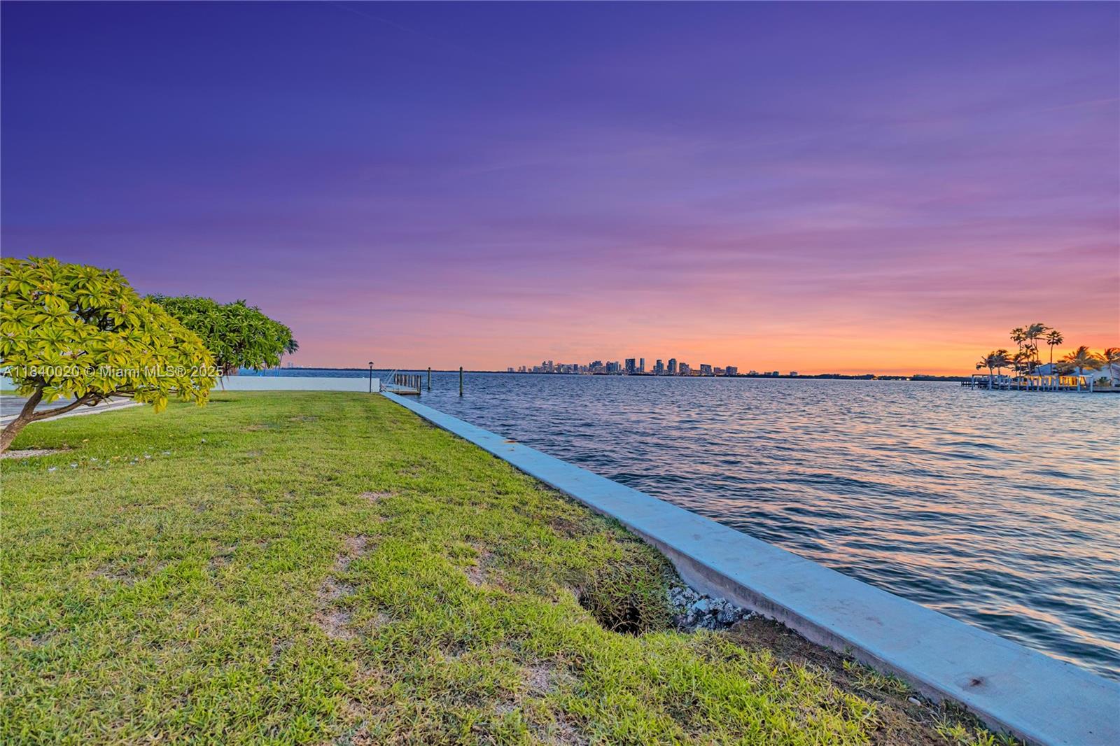 TREASURE ISLAND - Residential