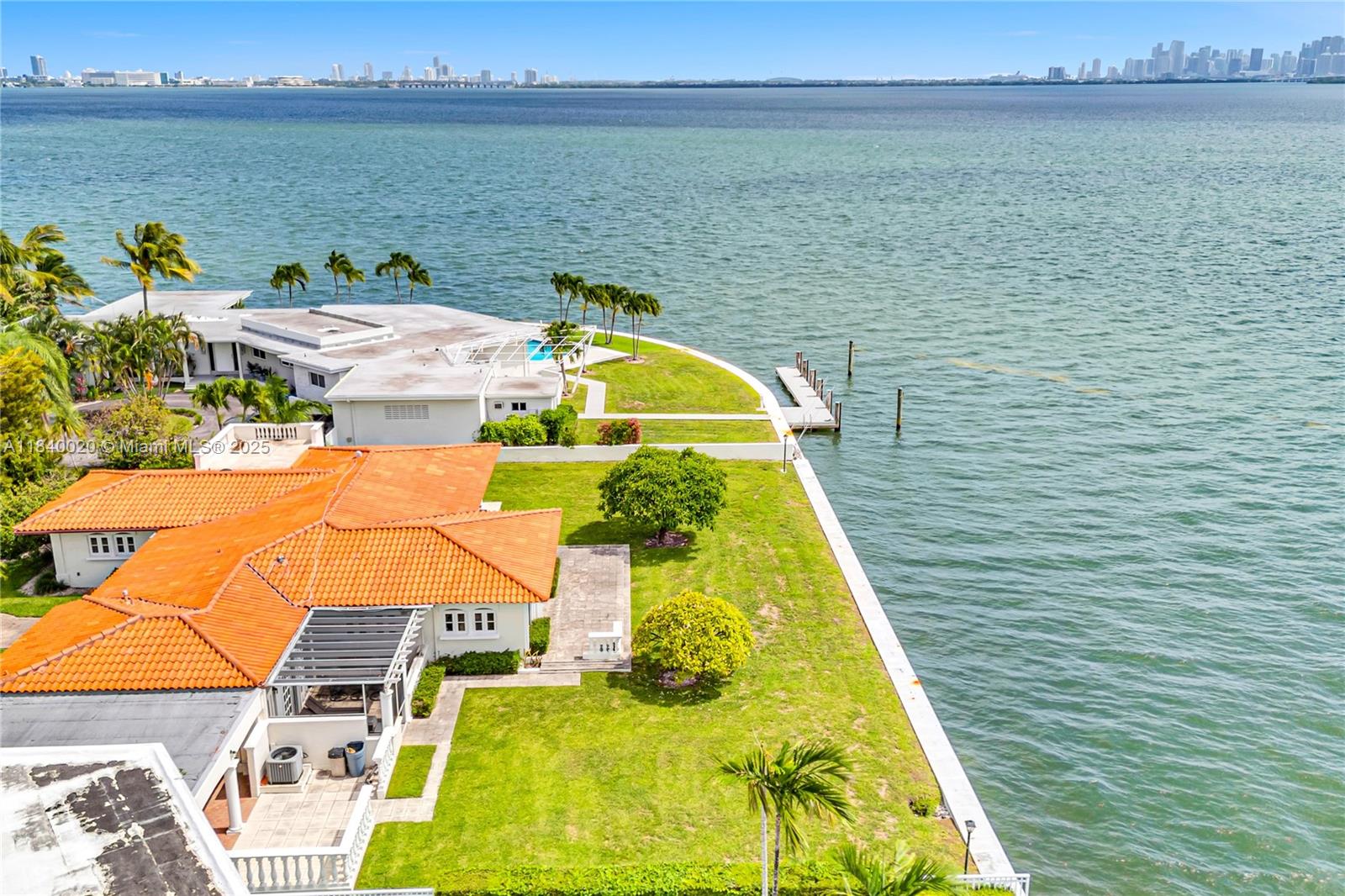 TREASURE ISLAND - Residential