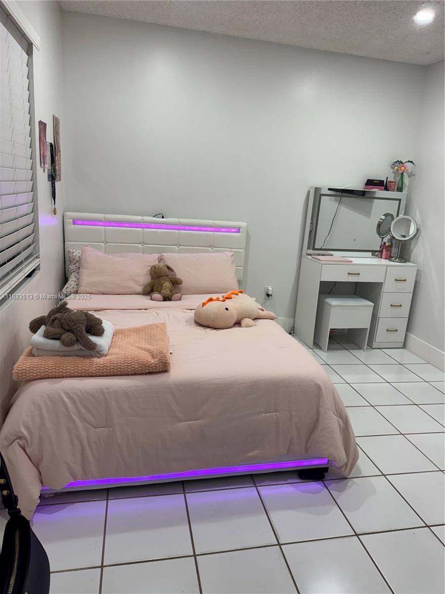 LAKES ON THE GREEN NORTH - Residential