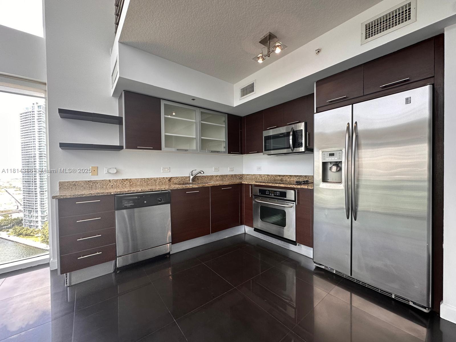 BRICKELL ON THE RIVER S T - Residential Lease
