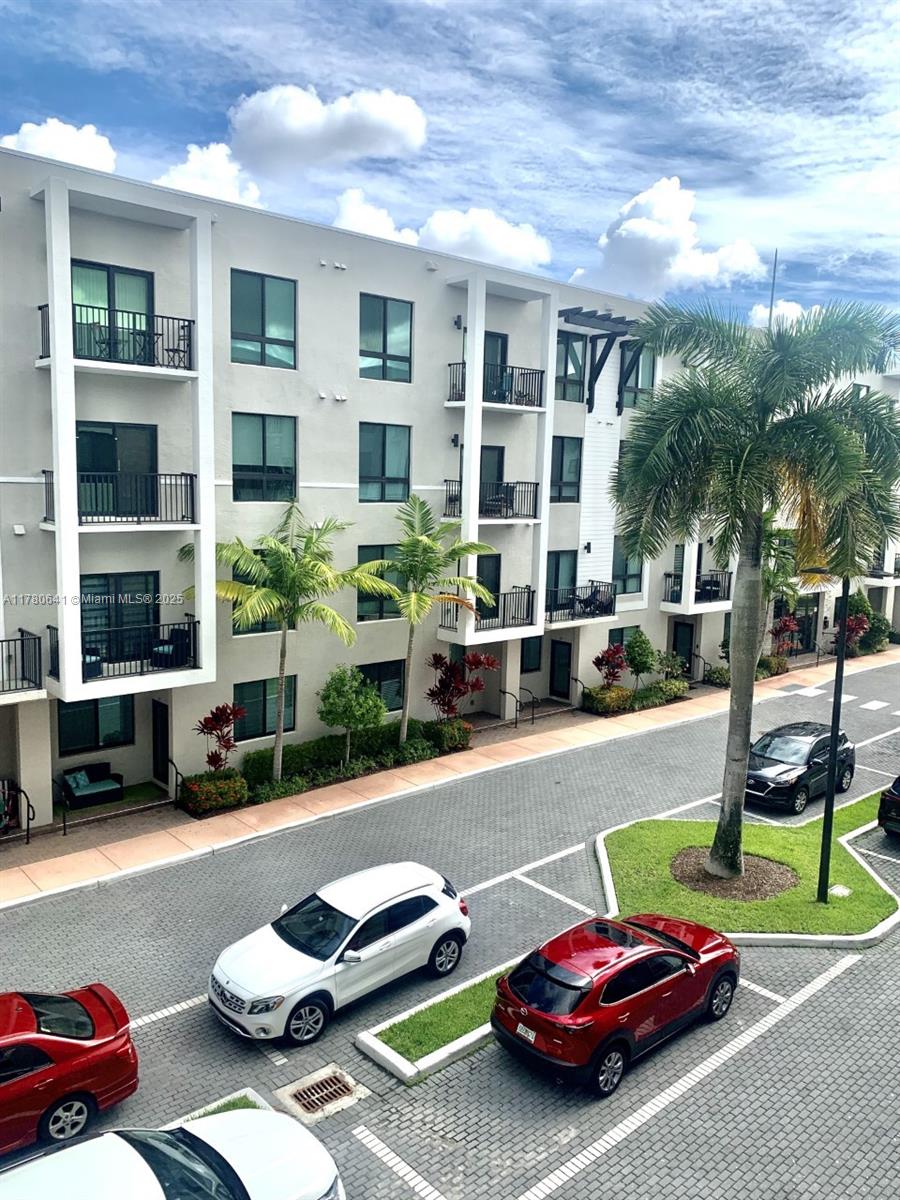 Rental Property at 4670 Nw 84th Ave 34, Doral, Miami-Dade County, Florida - Bedrooms: 3 
Bathrooms: 2  - $3,300 MO.