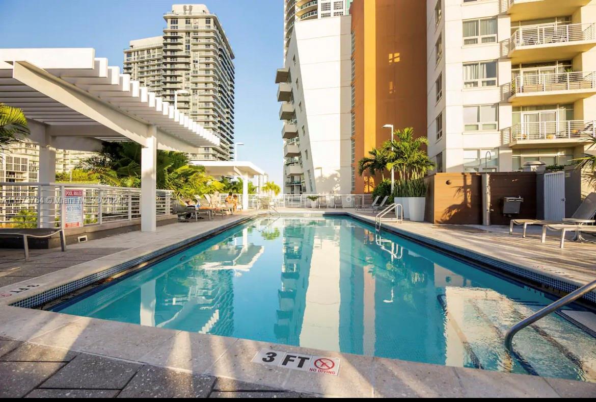 MIDBLOCK MIAMI CONDO - Residential