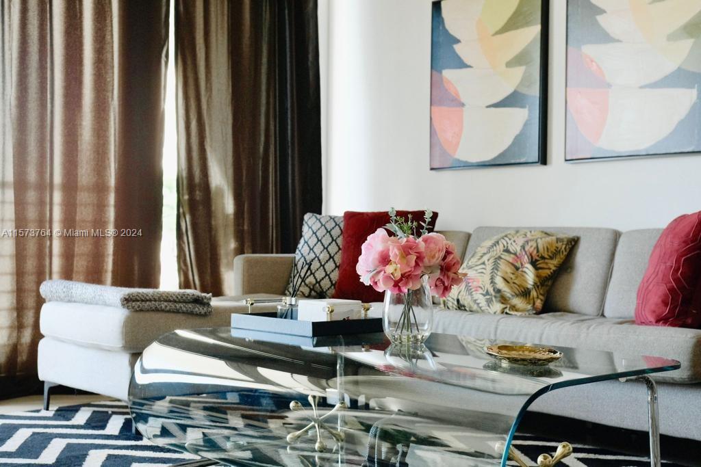 MIDBLOCK MIAMI CONDO - Residential