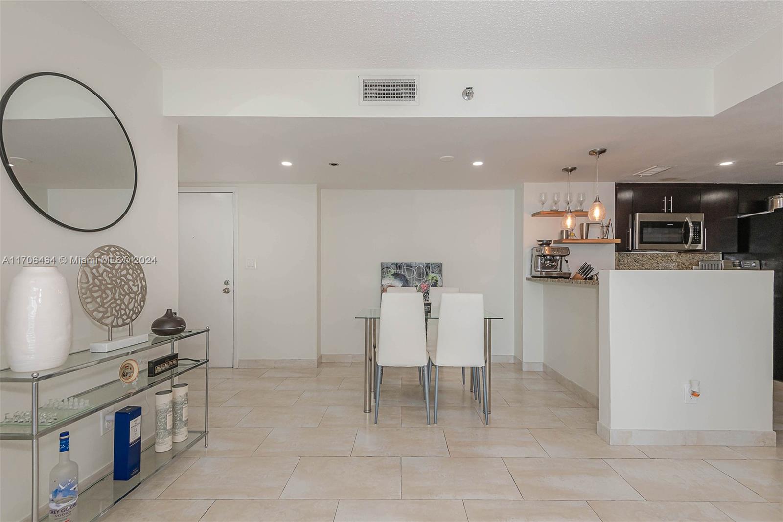 ISOLA CONDO - Residential