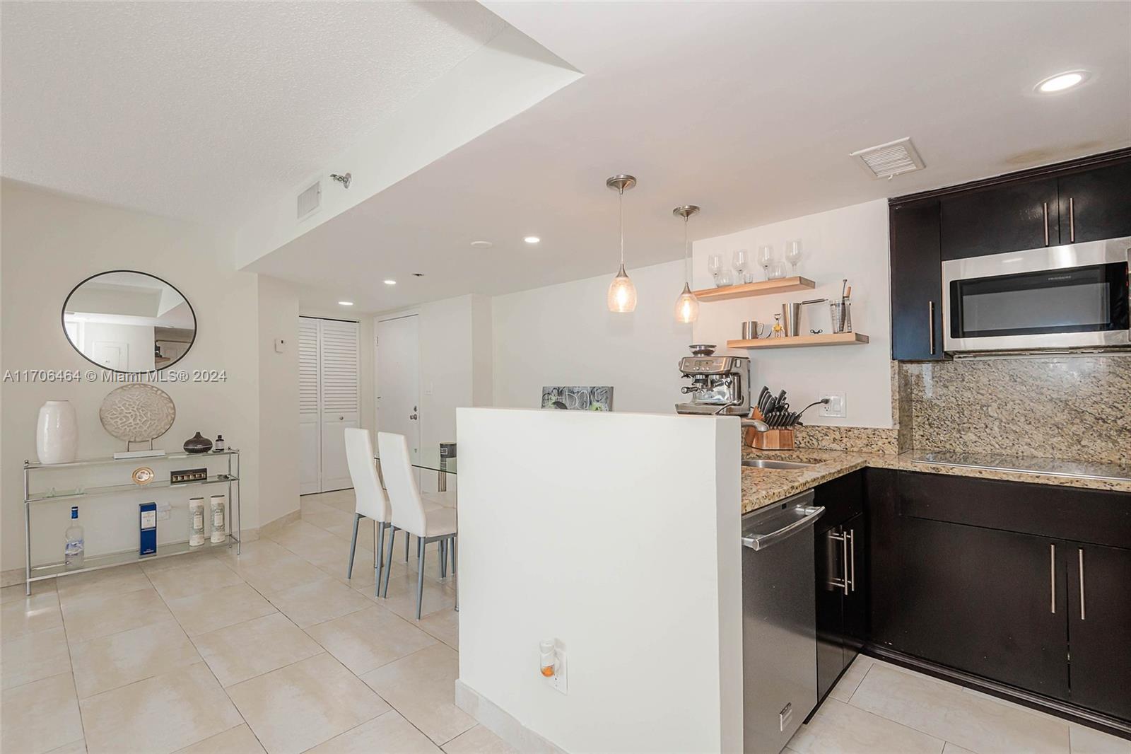 ISOLA CONDO - Residential