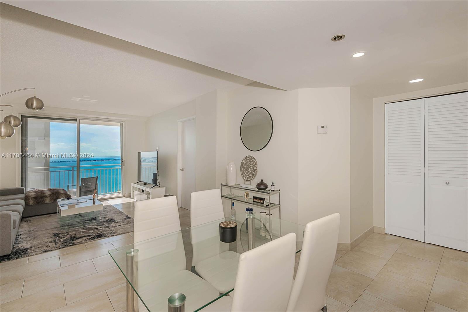 Stunning 19th Floor 2/2 Condo with Breathtaking Biscayne Bay & Ocean Views in Brickell Key
This beautifully unit offers spectacular panoramic views of Biscayne Bay and Ocean. Unit also comes with 2 parking spots and all special assessments has paid.
Spanning 985 sqft, the unit features a sleek tile flooring throughout, and modern granite countertops. The kitchen is equipped with stainless steel appliances, and the unit includes a washer and dryer.
This unit was tastefully remodeled in 2021, with new bathrooms, a water heater, and floors. Residents will also enjoy newly remodeled resort-style amenities, including a state-of-the-art fitness center overlooking the bay, a clubroom, a heated pool, tennis and pickleball courts, BBQ areas, a ping pong table, and a Zen garden.