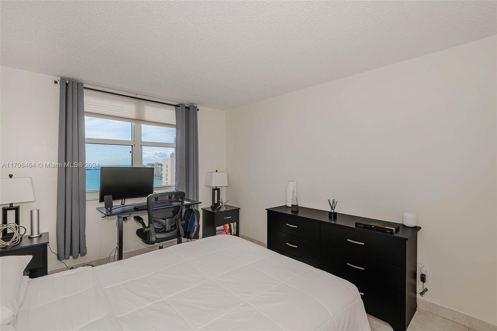 ISOLA CONDO - Residential