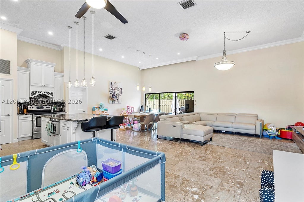 Photo of 2707 S Parkview Dr, Hallandale Beach, FL 33009 (MLS # A12051896)