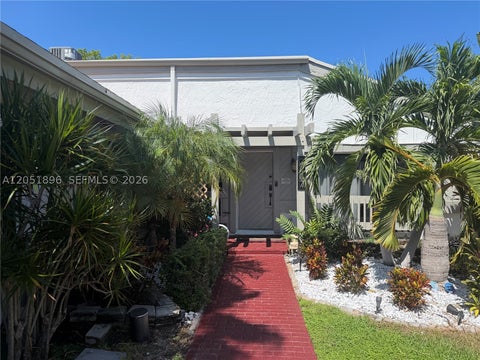 Photo of 2707 S Parkview Dr, Hallandale Beach, FL 33009 (MLS # A12051896)