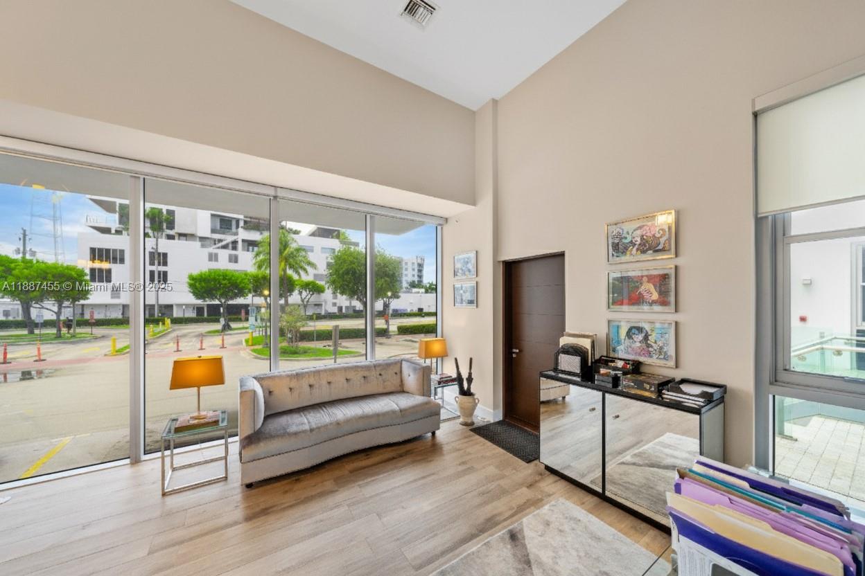 MAREA CONDO - Residential