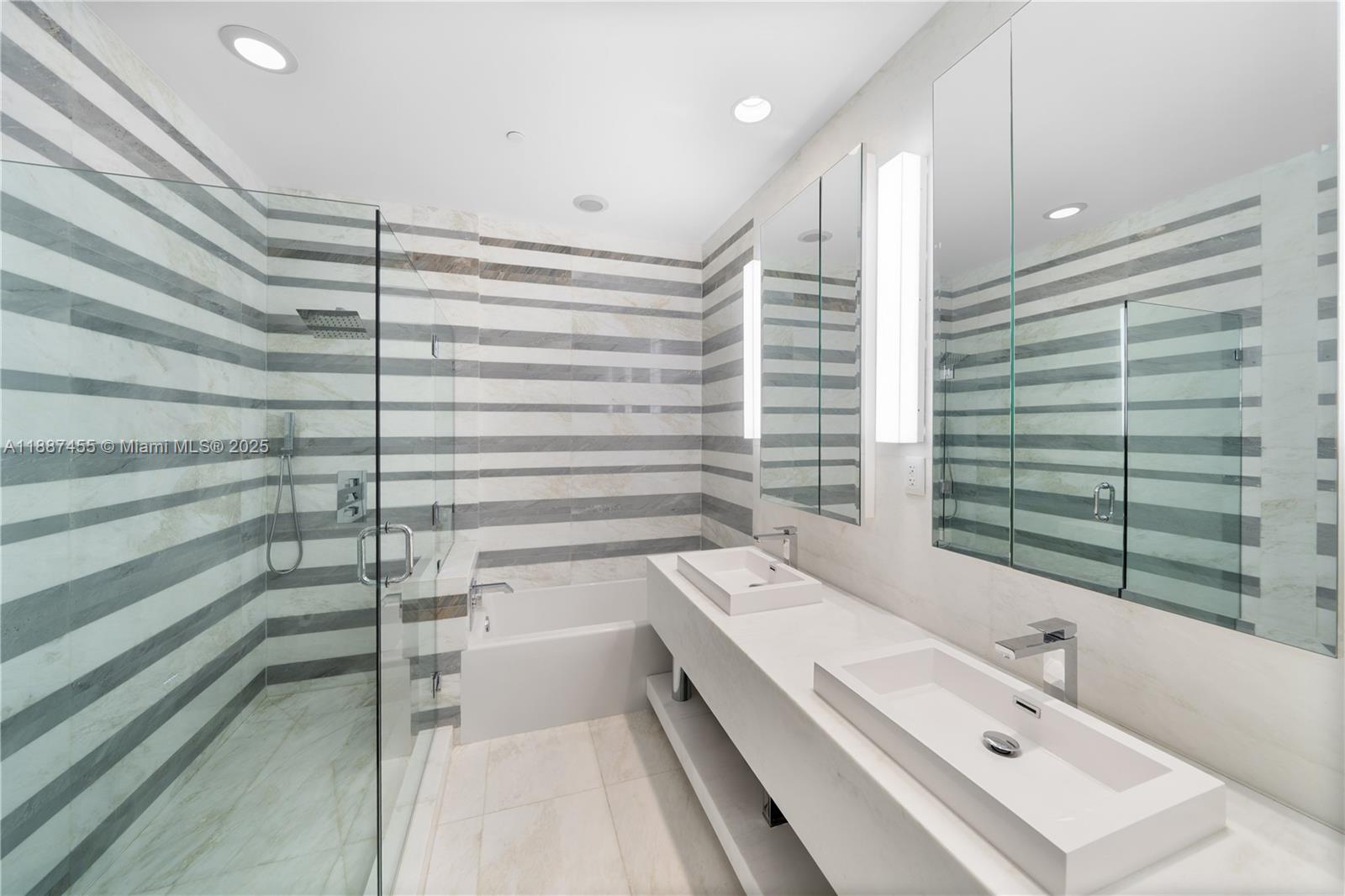 MAREA CONDO - Residential
