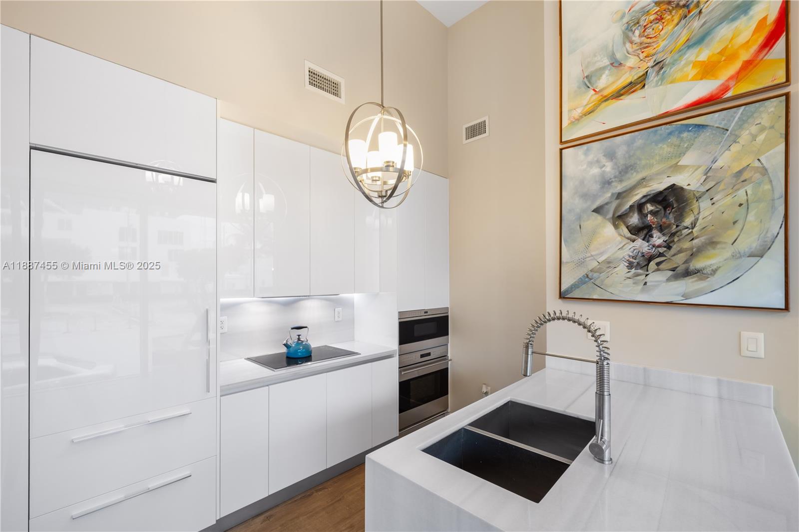 MAREA CONDO - Residential